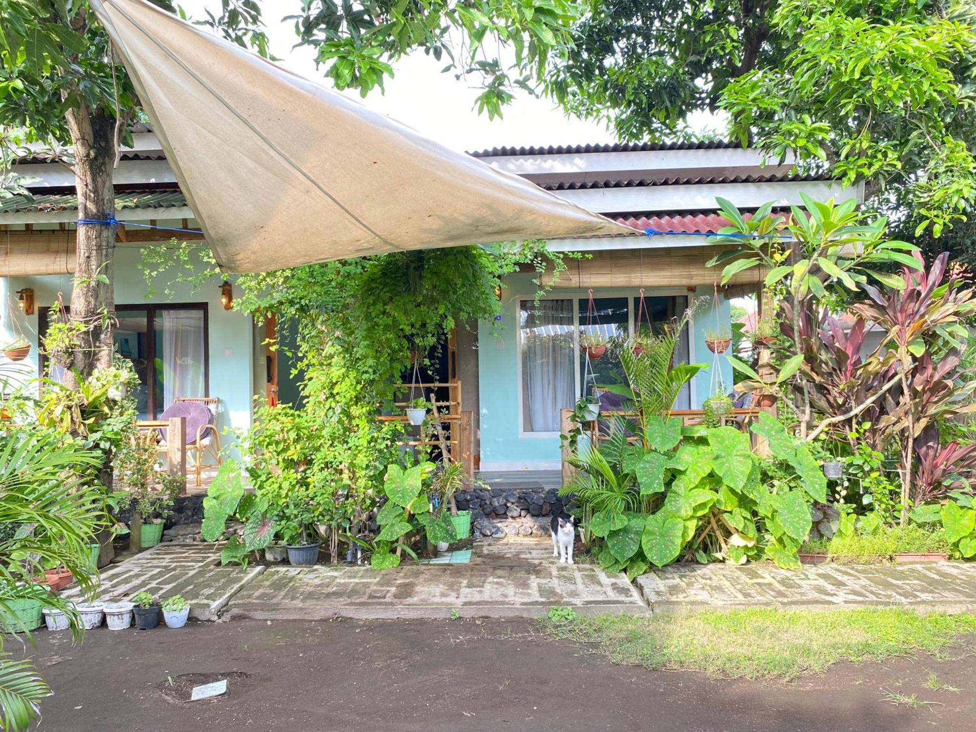 Marta House Gili Air Hotel Exterior photo